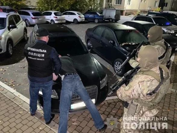 На Київщині на підприємця здійснили розбій та вимагали 2 мільйони доларів