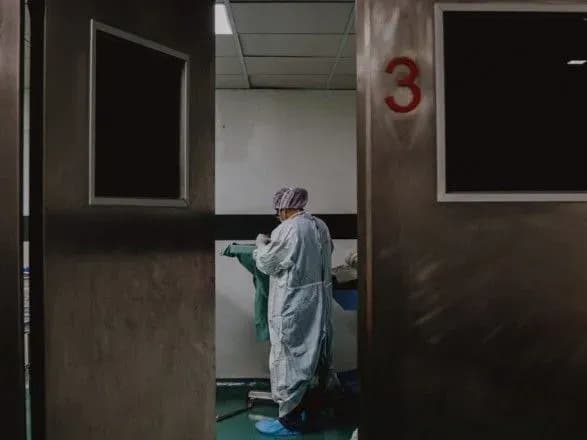 Шмигаль: без карантину медсистема "впаде" вже у грудні, місць не буде навіть в коридорах