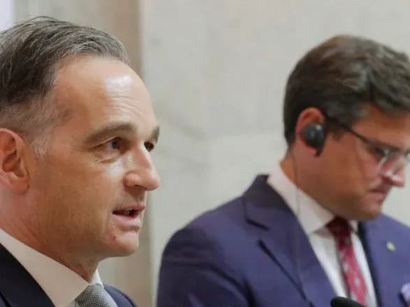 Кулеба провів перемовини з Маасом: говорили про Білорусь і "нормандський формат"