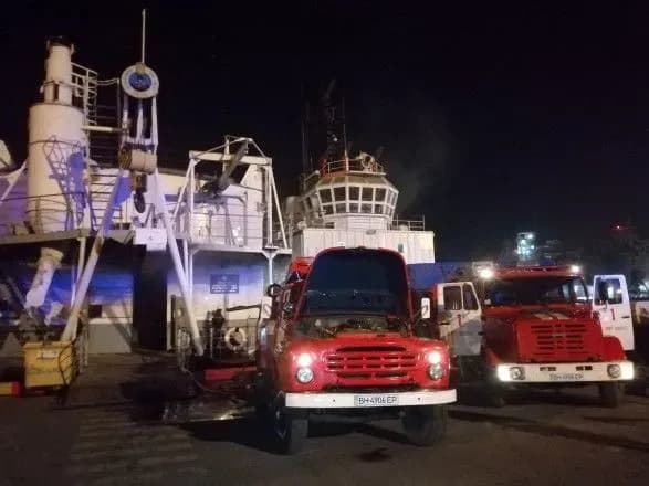 В Одеському морському порту горіла понтонна майстерня