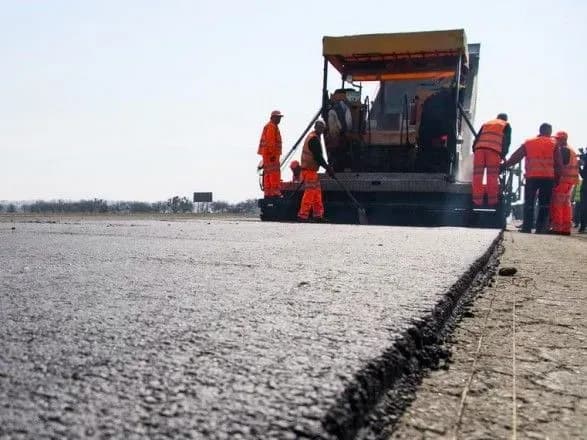 Дослідження: 48% громадян підтримують виділення грошей на дороги із "ковідного" фонду