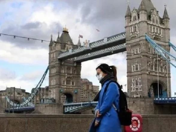 Англія після локдауну введе жорсткіші регіональні обмеження через COVID-19