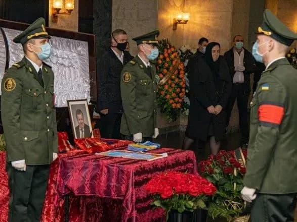 На Дніпропетровщині попрощалися із гендиректором КБ "Південне"