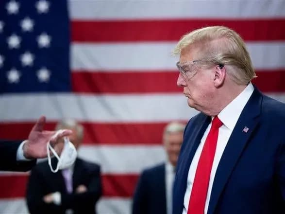 Трамп заявив, що вакцину від COVID-19 почнуть постачати в США з наступного тижня