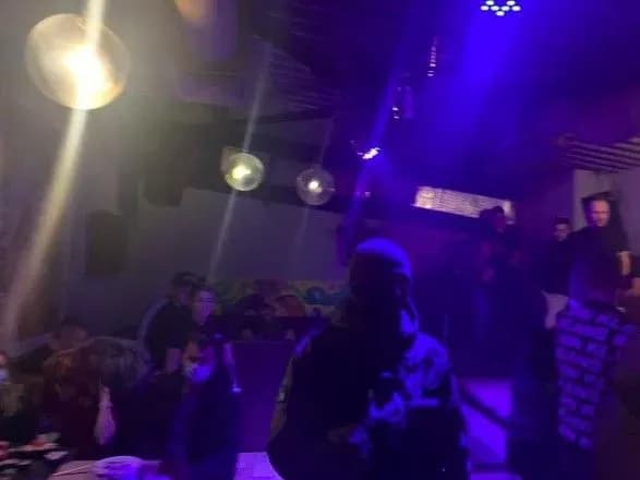 "Локдаун вихідного дня": у столиці вже закрили низку закладів-порушників