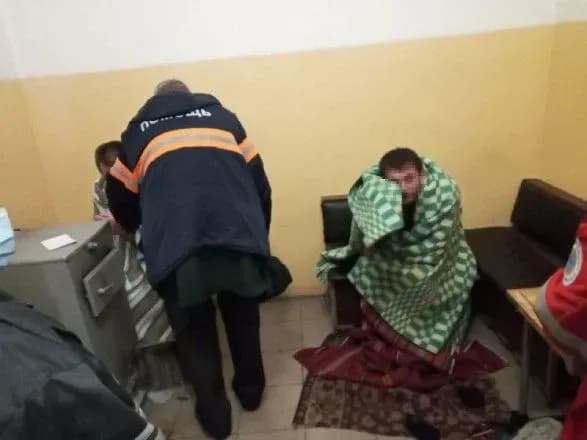 У Запоріжжі на Дніпрі перекинувся човен, пасажири опинились у воді за 200 метрів від берега