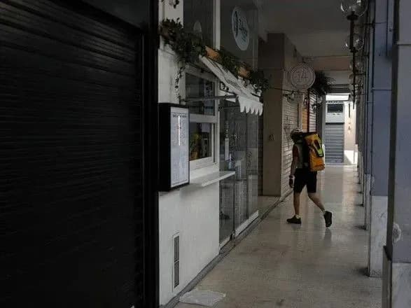 COVID-19: у Греції продовжили локдаун ще на тиждень