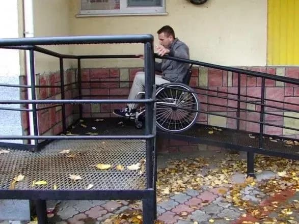 Нацслужба здоров’я не контрактуватиме медзаклади, які будуть недоступними для осіб з інвалідністю