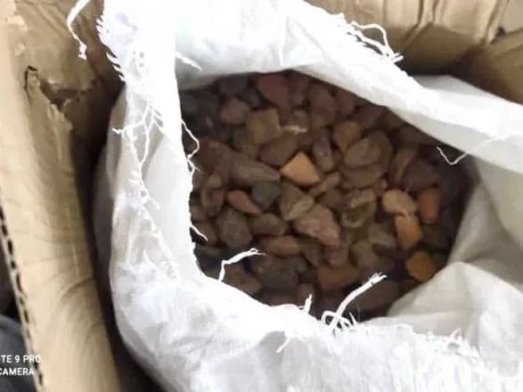 В Китай з України намагалися вивезти рекордну партію бурштину