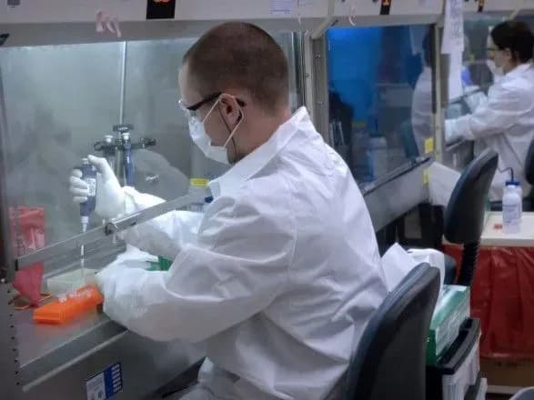 Вчені виявили близько 200 ділянок ДНК, які відповідають за форму обличчя - дослідження