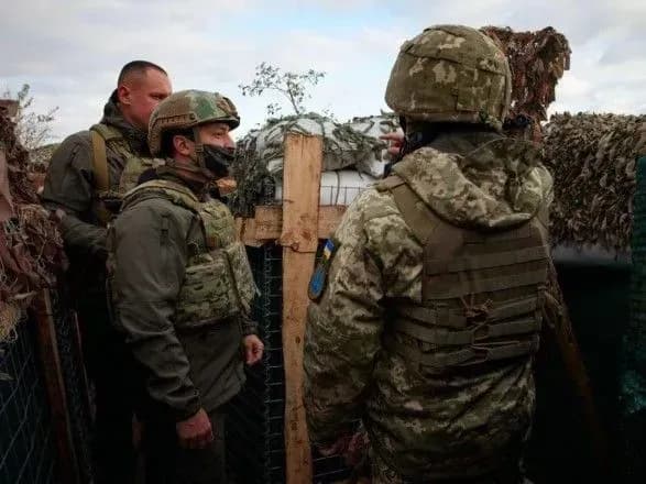 Зусилля Зеленського поляризували прихильників різних варіантів вирішення війни на Донбасі - аналітики