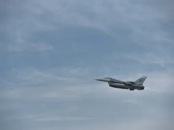У США розбився винищувач F-16