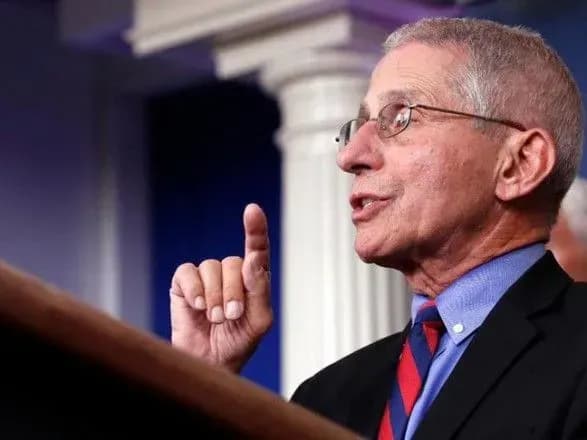 Головний інфекціоніст США попередив про можливе накладання волн коронавірусу