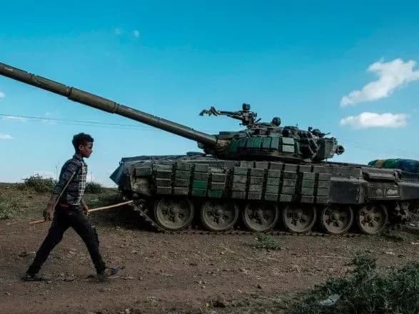 Через місяць після боїв до Ефіопії прибув перший гуманітарний конвой