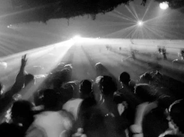 Пандемия: во французском Марселе полиция разогнала подпольную вечеринку на 500 человек из-за нарушения карантина