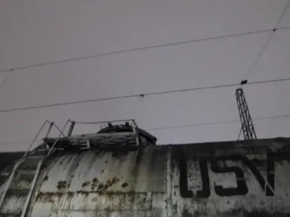 Смертельне селфі: у Львові неповнолітню вбило струмом на товарному вагоні