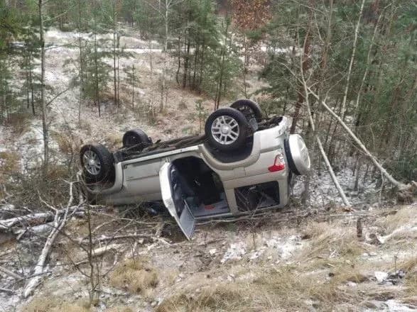 На Київщині за вихідні сталося близько 100 ДТП, є загиблі