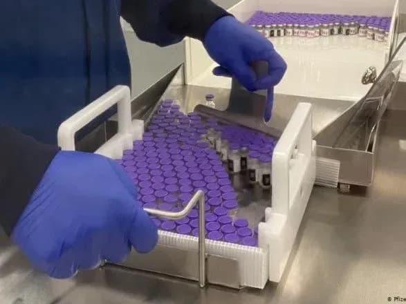 У Німеччині розраховують почати вакцинацію від COVID-19 до кінця року