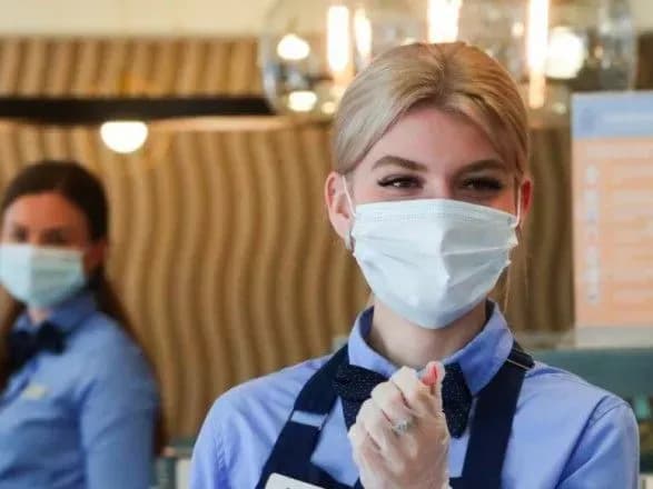 Нардепы ужесточили ответственность предпринимателей за отсутствие масок у клиентов и персонала