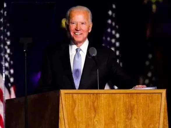 Байден публічно провакцинується від коронавірусу у понеділок