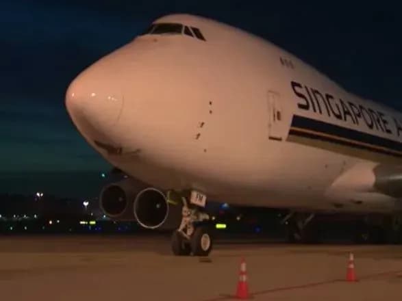 Сінгапур першим в Азії отримав партію вакцин від COVID-19 з ЄС