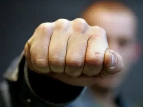 На Донеччині п’яний батько на Миколая побив 10-місячну дитину