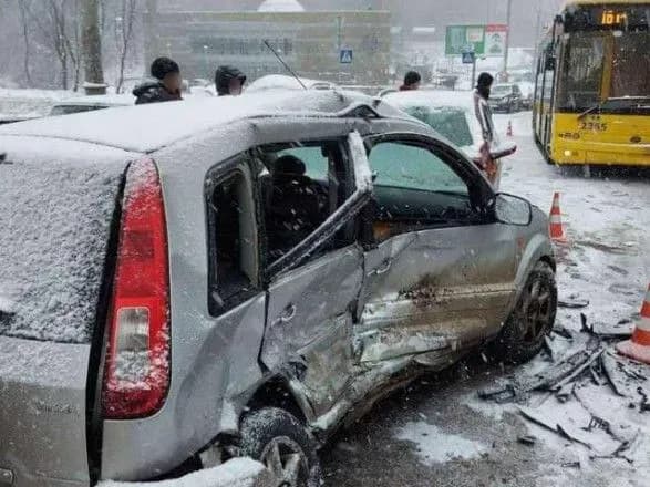 Маштабна ДТП біля метро "Сирець": відкрито провадження