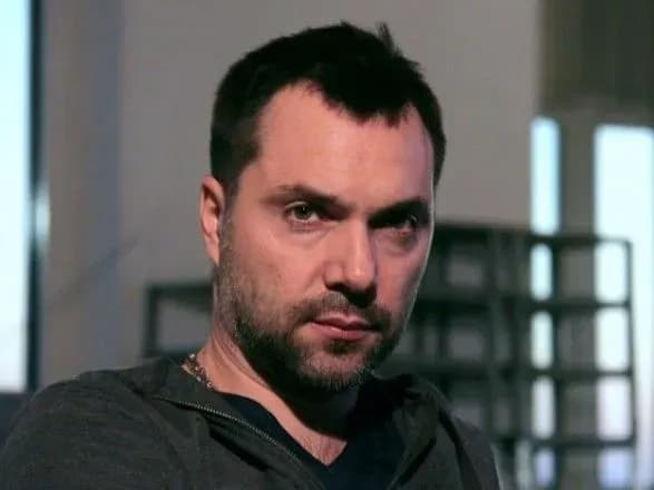 Арестович пояснив, чому про “план Б” щодо Донбасу поки не йдеться