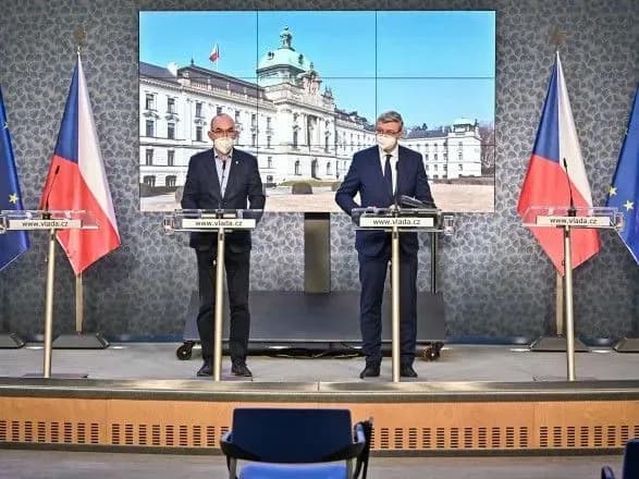 Пандемія: у Чехії різко посилили карантинні заходи через спалах COVID-19