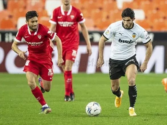 ФК "Валенсия" продолжила безвыигрышную серию в испанской Ла Лиге