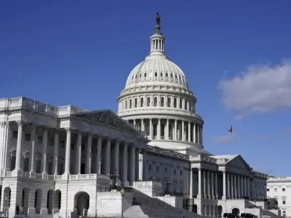 Правительству США грозит “шатдаун”: поправки Трампа в пакете помощи в связи с COVID-19 заблокированы