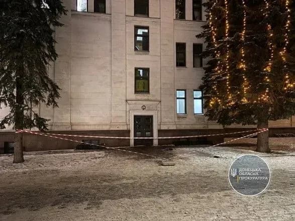 У Маріуполі робітник розбився, впавши з даху будівлі драмтеатру