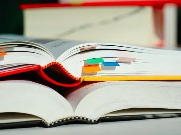 У МОН анонсували масштабну експертизу шкільних підручників
