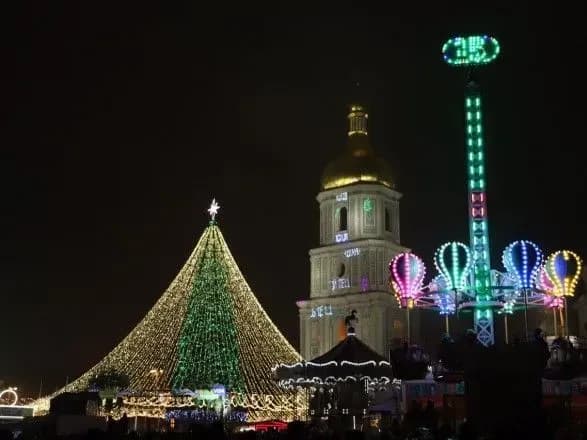 У КМДА назвали умову, за якої новорічні локації у січні працюватимуть до середини місяця