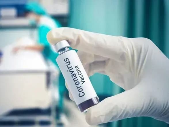 У Німеччині першою від COVID-19 вакцинували 101-річну жінку