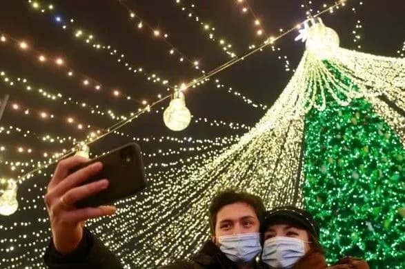 До головної ялинки країни повернули знятий з неї "чаклунський" капелюх – КМДА