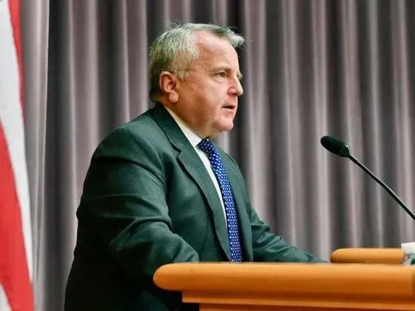 Посол США у Москві відмовився від пропозиції МЗС Росії - робити щеплення вакциною місцевого виробництва