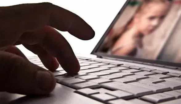 Во время пандемии возросла активность педофилов в интернете - Европол