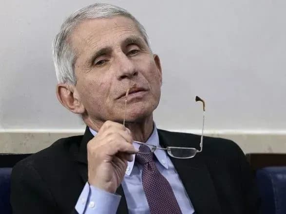 Головний інфекціоніст США: найгірші часи COVID-19 ще попереду