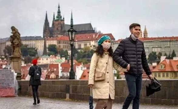 У Чехії новий антирекорд: за добу на COVID-19 захворіло понад 16 тис. осіб