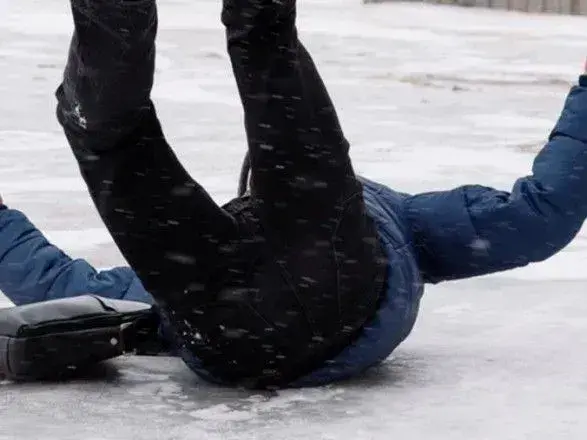 У Києві склали понад 320 протоколів через “ковзанки” на вулицях