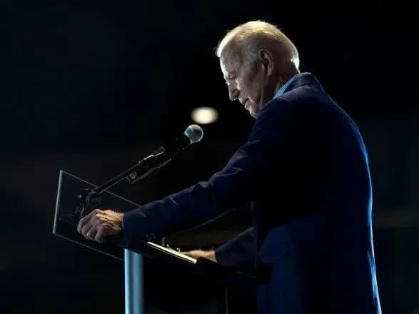 Байден використає військові повноваження для прискорення виробництва вакцини