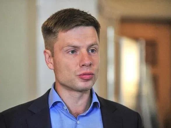 Нардеп Олексій Гончаренко тонко потролив Зеленського у своєму новорічному привітанні