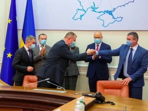 Кабмін підписав угоди про розподіл продукції на 7 нафтогазових ділянках