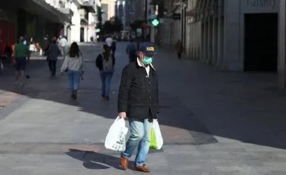 У Франції влада посилила обмеження через коронавірус в 15 регіонах