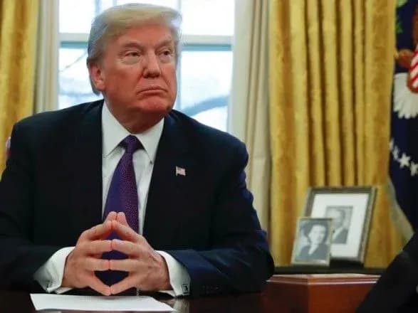 Трамп на три місяці продовжив візові обмеження