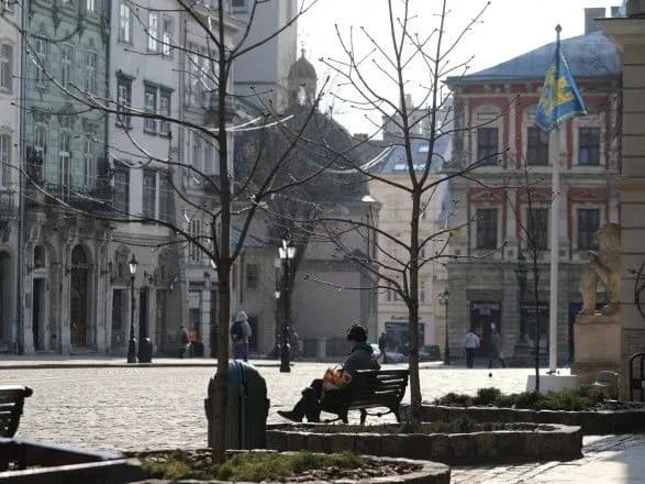 До п'ятірки регіонів-лідерів за добовим приростом випадків COVID-19 не потрапив Київ