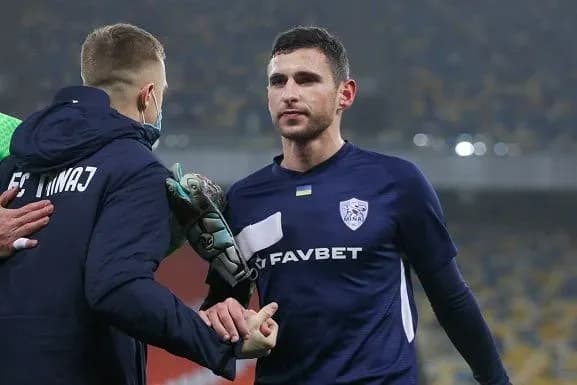 Троє футболістів покинули склад представника УПЛ