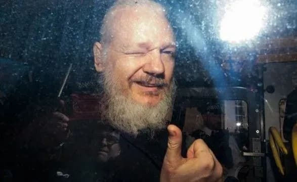 "Репортери без кордонів" закликали британську владу негайно звільнити Ассанжа