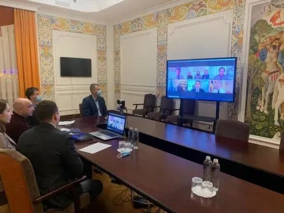 Перед річницею авіакатастрофи в Ірані: у МЗС провели відверту розмову з родичами загиблих